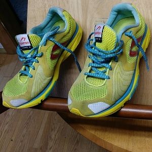 Newton 2.0's tough lookin sneakers!!